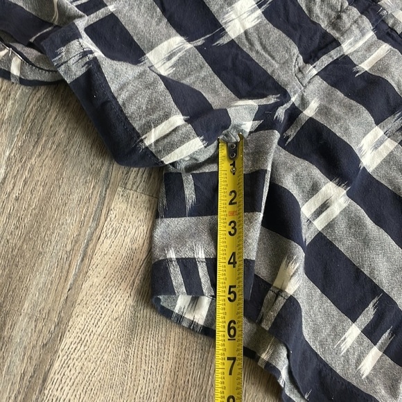 Ann Taylor LOFT, The Riviera Short, Navy White, 5” Inseam, size 6 - Picture 8 of 9